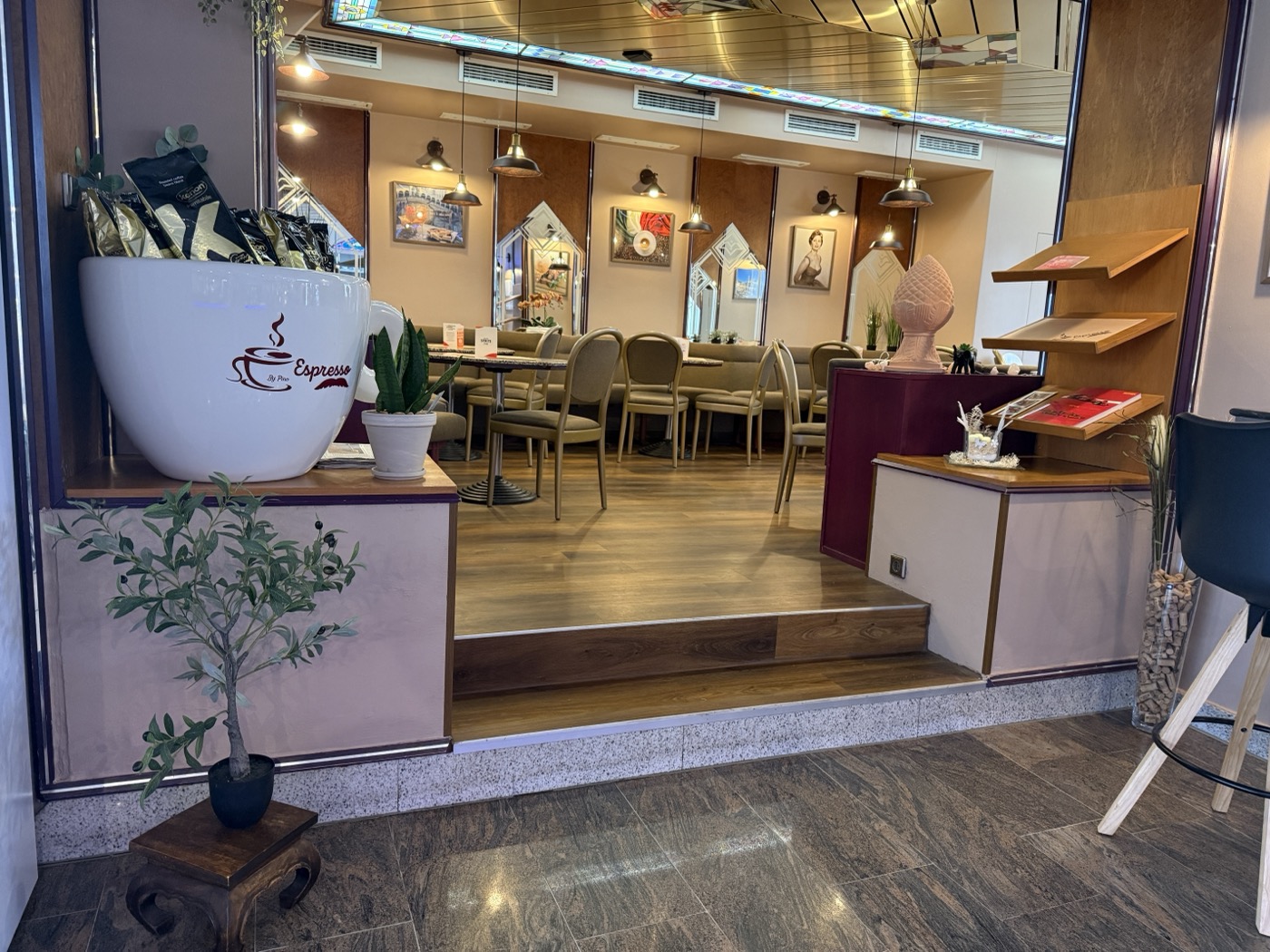 Eingang Espresso by Pino